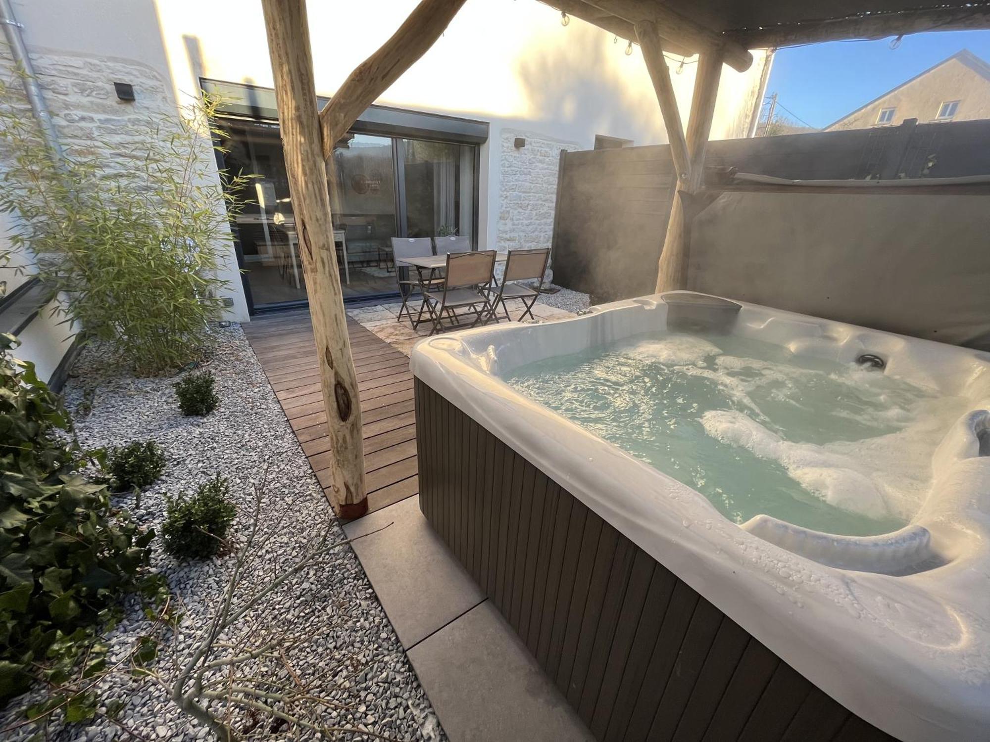 Sejour Detente - Appart'Hotel N 1 Avec Jaccuzi, Piscine Et Petit-Dejeuner Chouzelot Extérieur photo