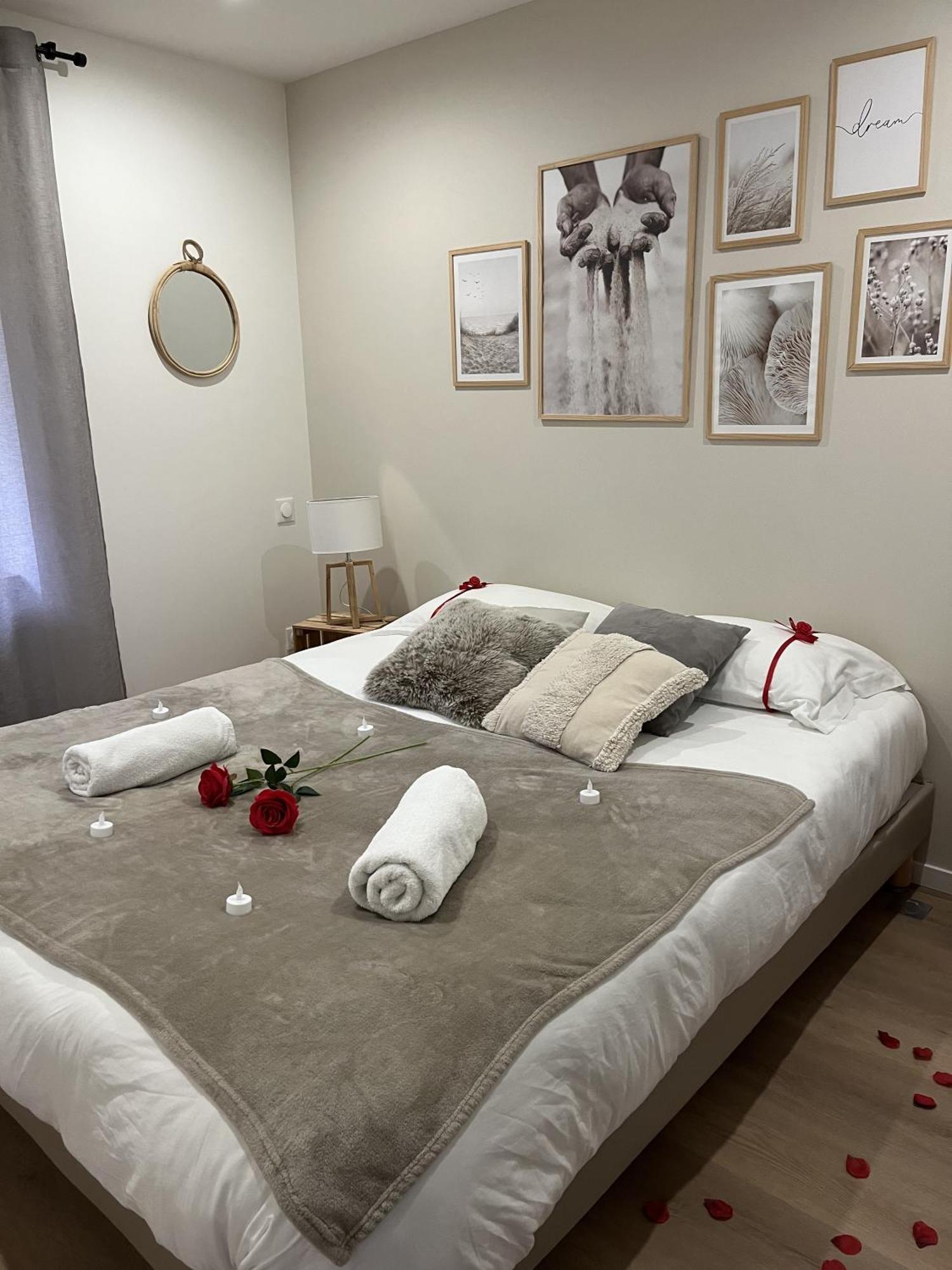 Sejour Detente - Appart'Hotel N 1 Avec Jaccuzi, Piscine Et Petit-Dejeuner Chouzelot Extérieur photo